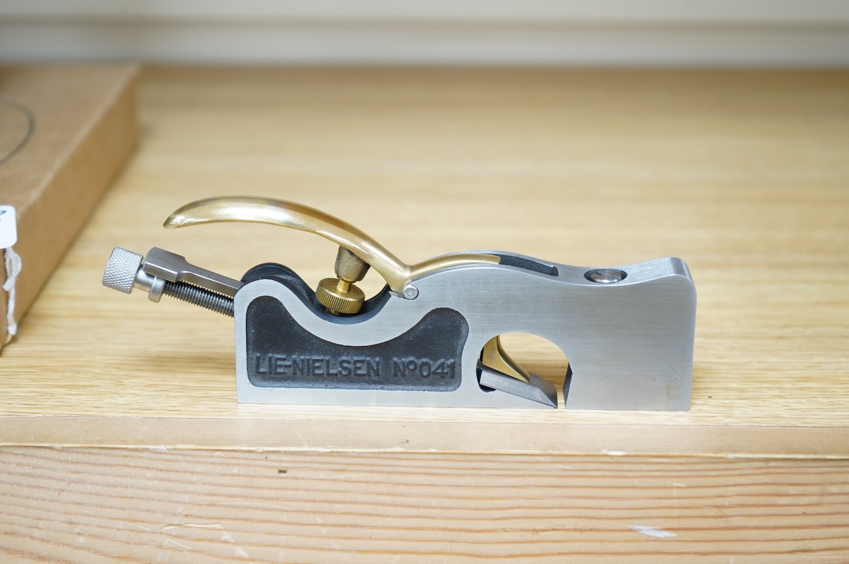 A boxed Lie-Nielsen Toolworks small shoulder plane (L-N 041) with paperwork